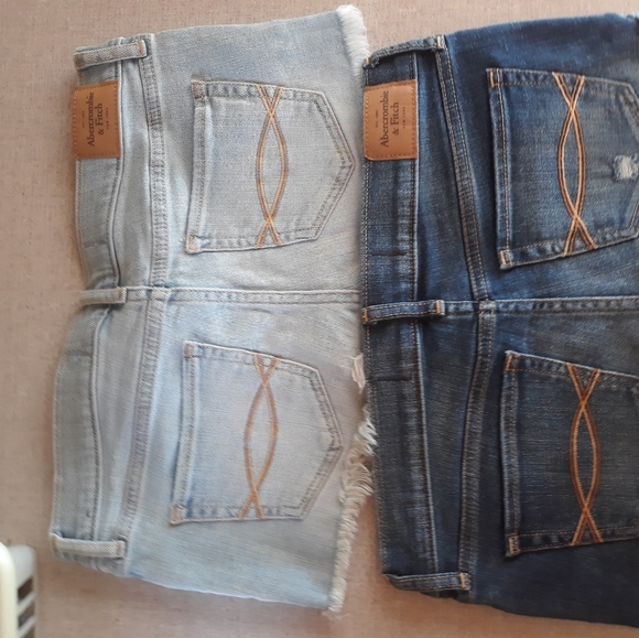 Ambercrombie and Fitch - Picture 2 of 2